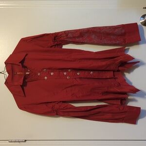 Cop.Copine Red Button-Down Women's Shirt with Patterned Sleeve